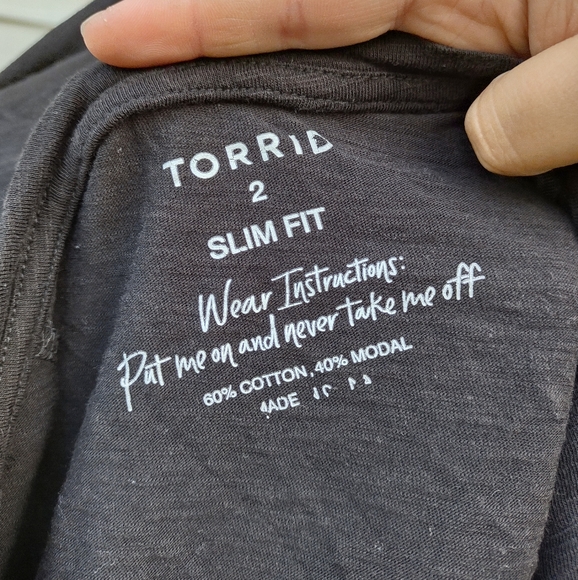 2/$10 Torrid Black V-Neck T-Shirt With Frilly Sleeves Slim Fit Size 2 - Picture 5 of 6